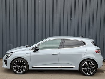Used Renault Clio 2025 for sale - 79356767: Photo