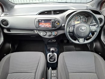 Used Toyota Yaris 2016 for sale - 79144334: Photo