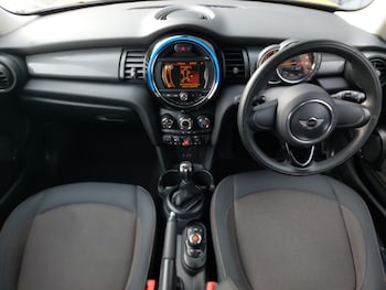 Used MINI Hatch 2018 for sale - 76983548: Photo