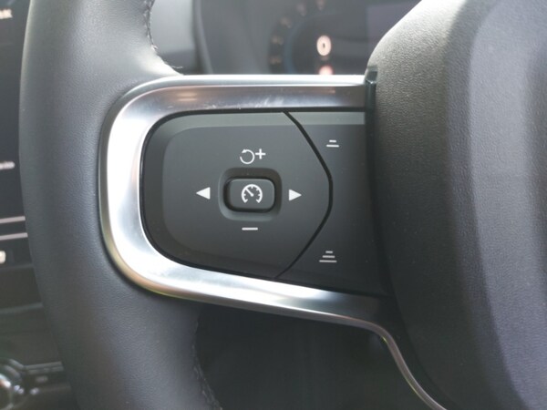 Used Volvo XC40 2024 for sale - 76183280: Photo 16