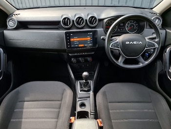 Used Dacia Duster 2023 for sale - 78983704: Photo