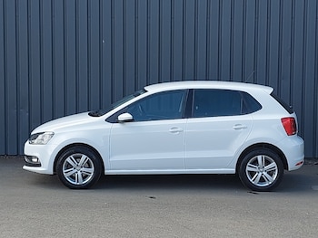 Used Volkswagen Polo 2016 for sale - 78842084: Photo