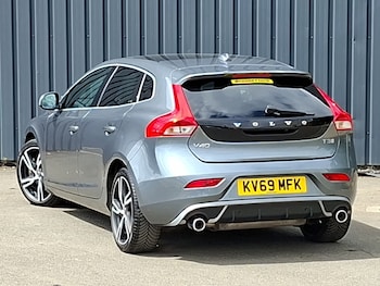 Used Volvo V40 2019 for sale - 79267688: Photo
