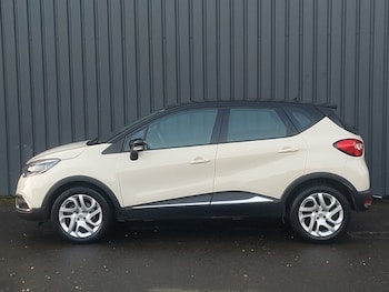Used Renault Captur 2015 for sale - 77141854: Photo