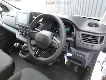 Used Renault Trafic 2025 for sale - 76951841: Photo