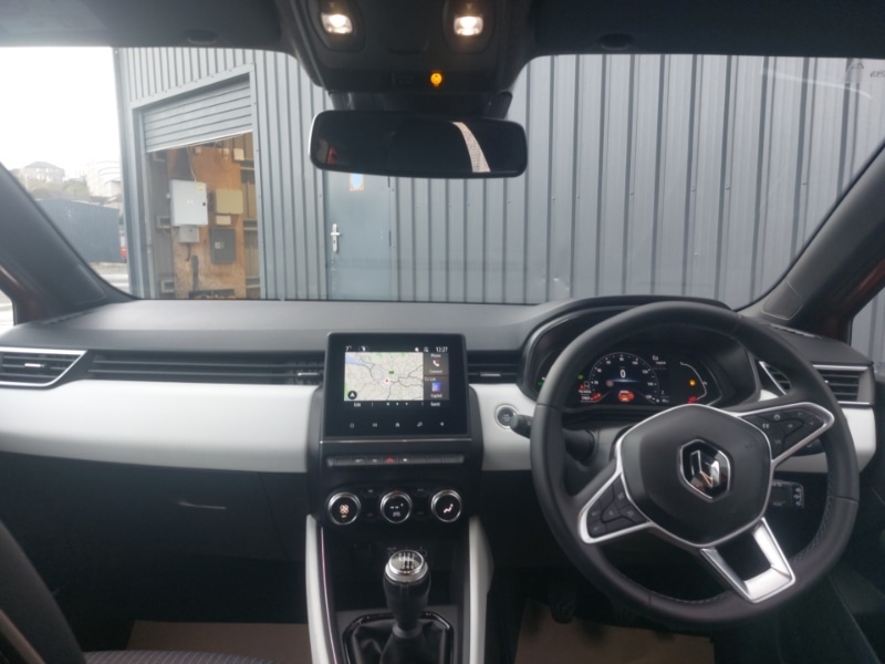 Used Renault Clio 2023 for sale - 77947538: Photo 2