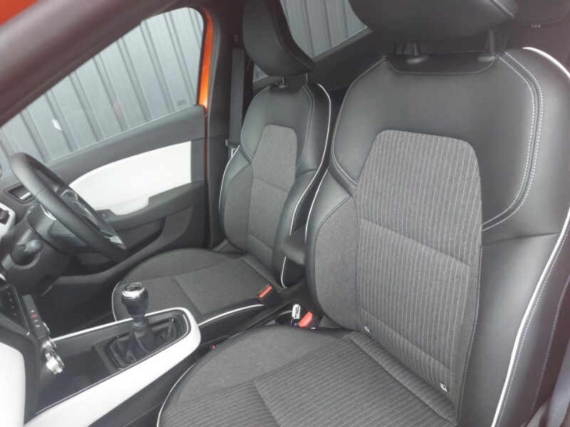 Used Renault Clio 2023 for sale - 77947538: Photo 5