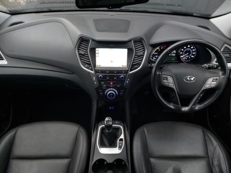 Used Hyundai Santa Fe 2016 for sale - 76708146: Photo 2