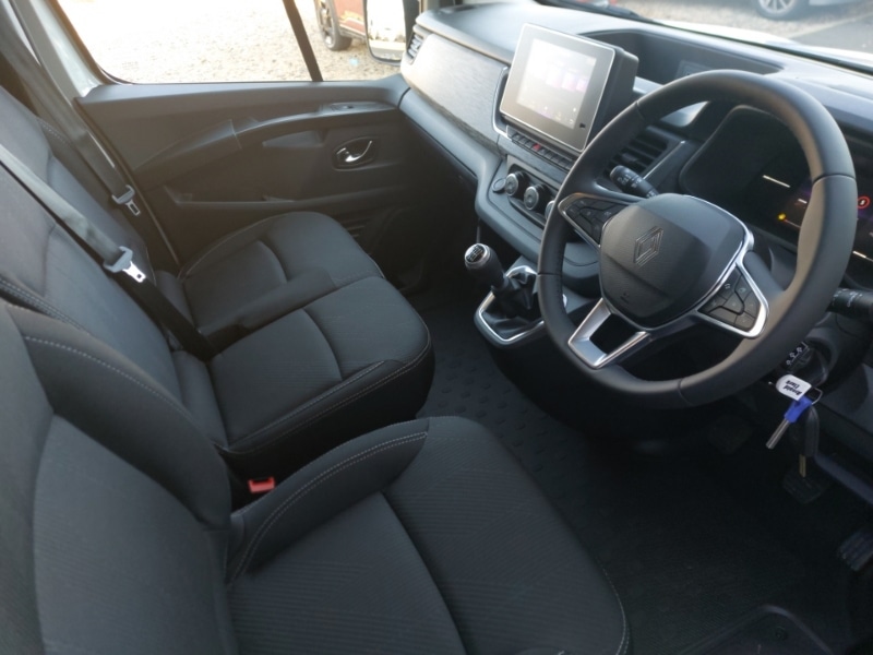 Used Renault Trafic 2025 for sale - 76666335: Photo 2