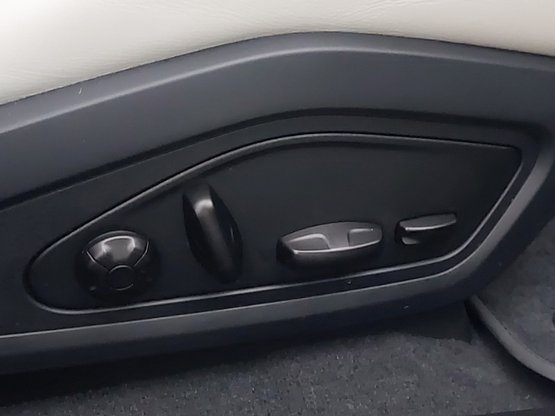 Used Porsche Taycan 2020 for sale - 77015053: Photo 14