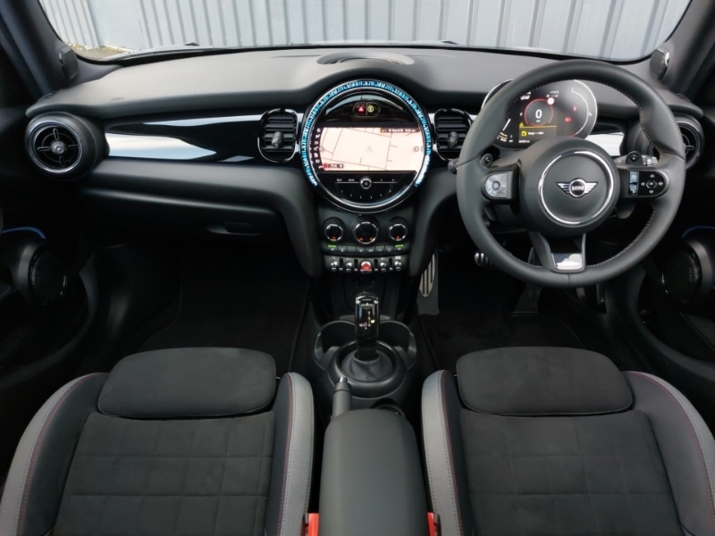 Used MINI Hatch 2023 for sale - 77623100: Photo 2