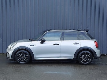 Used MINI Hatch 2023 for sale - 77623100: Photo