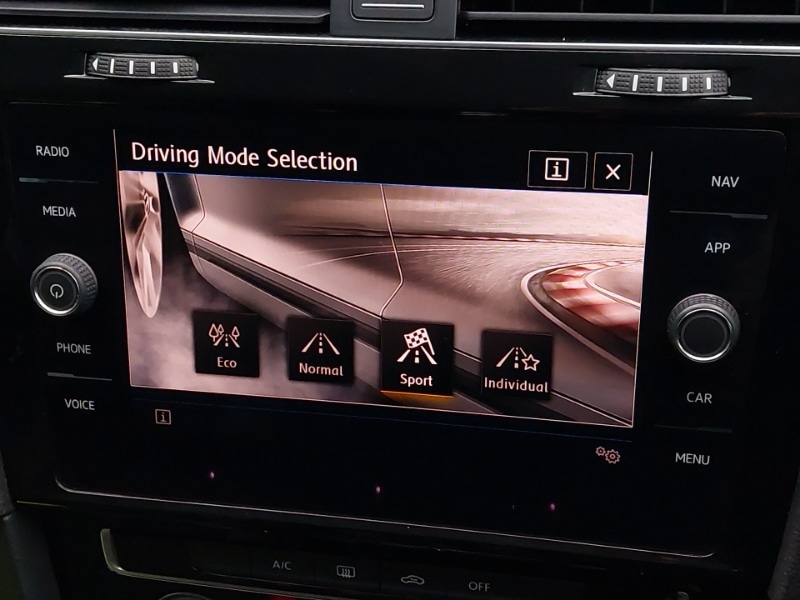 Used Volkswagen Golf 2017 for sale - 77108176: Photo 15