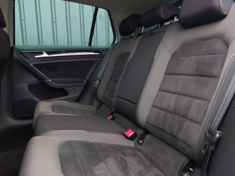 Used Volkswagen Golf 2017 for sale - 77108176: Photo 6