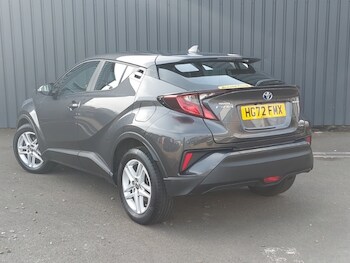Used Toyota C-HR 2023 for sale - 78490448: Photo
