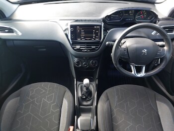 Used Peugeot 2008 2019 for sale - 76502385: Photo