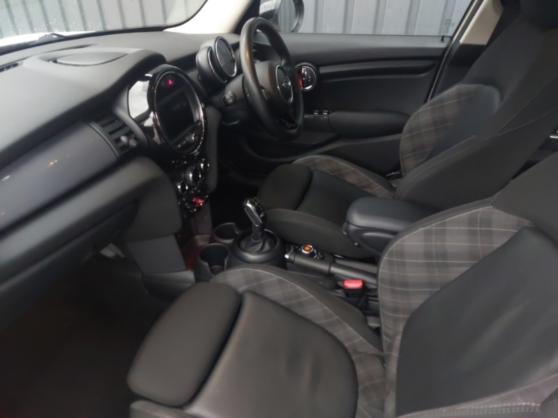 Used MINI Hatch 2018 for sale - 77466876: Photo 5