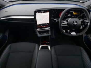 Used Renault Scenic E-Tech 2024 for sale - 76771445: Photo