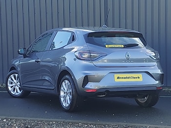 Used Renault Clio 2025 for sale - 76920235: Photo