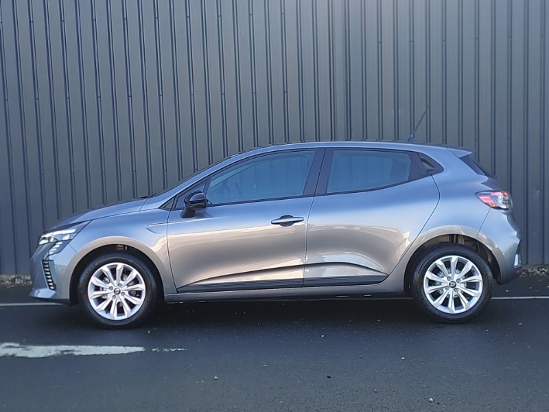 Used Renault Clio 2025 for sale - 76920235: Photo 4