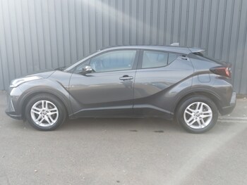 Used Toyota C-HR 2023 for sale - 78368957: Photo