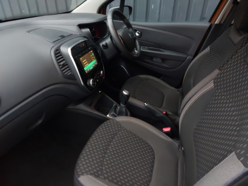 Used Renault Captur 2017 for sale - 76548885: Photo 5