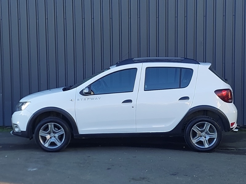 Used Dacia Sandero Stepway 2017 for sale - 76846922: Photo 4