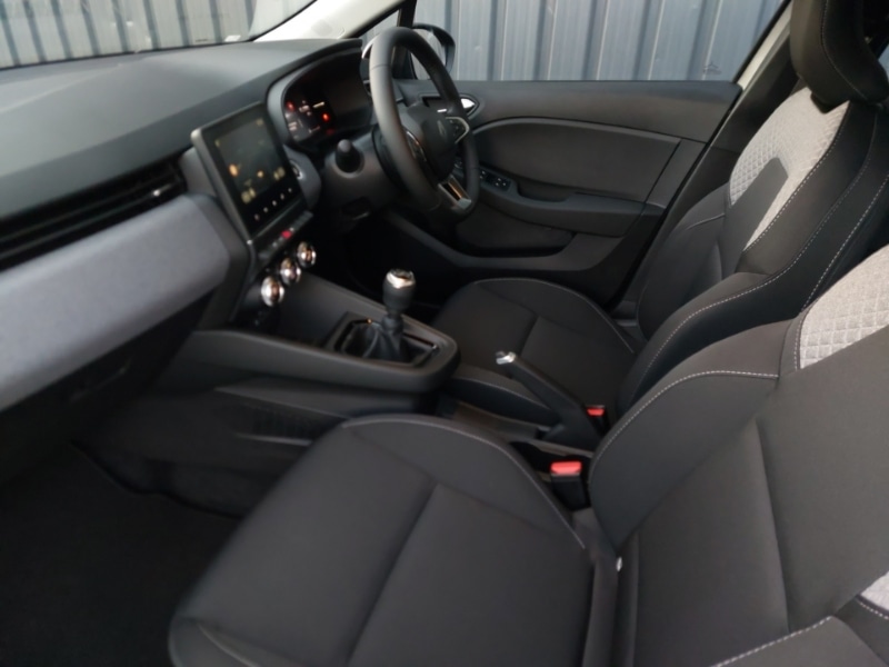 Used Renault Clio 2025 for sale - 76924922: Photo 5