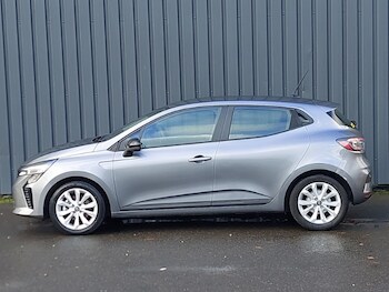 Used Renault Clio 2024 for sale - 76556281: Photo