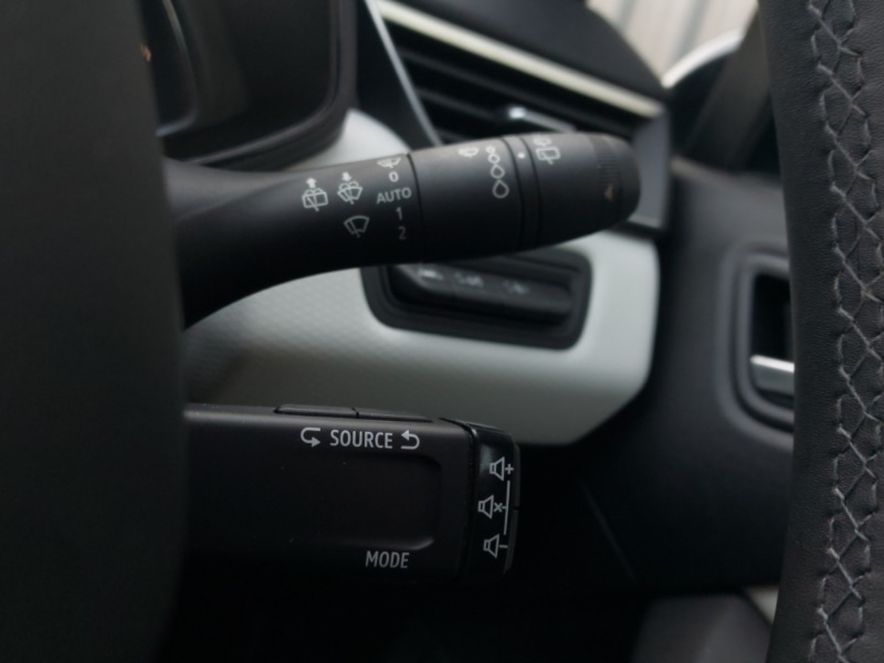 Used Renault Clio 2022 for sale - 76983524: Photo 19