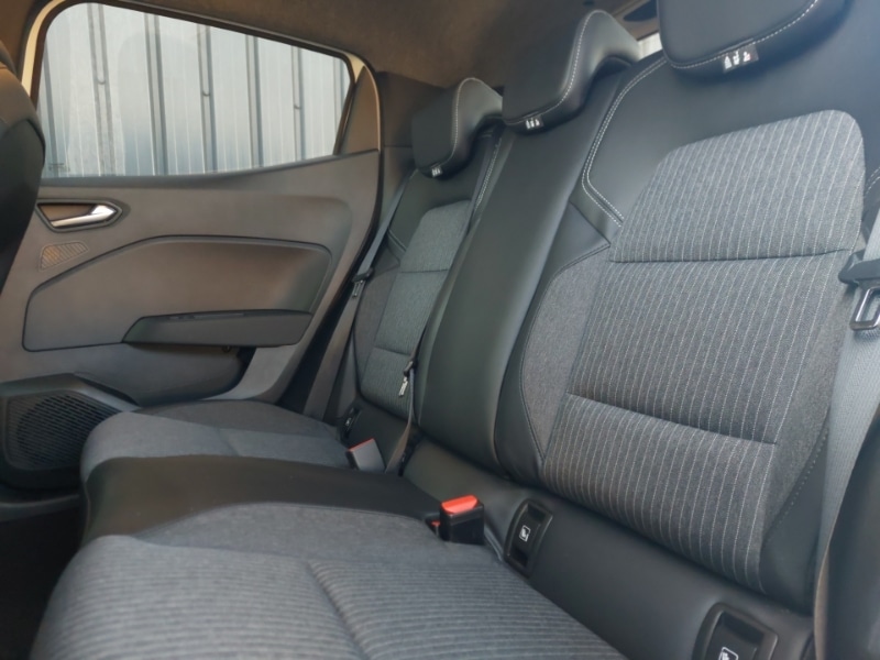 Used Renault Clio 2022 for sale - 76983524: Photo 6