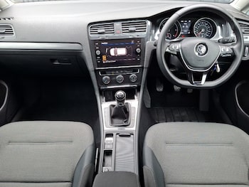 Used Volkswagen Golf 2019 for sale - 79597852: Photo