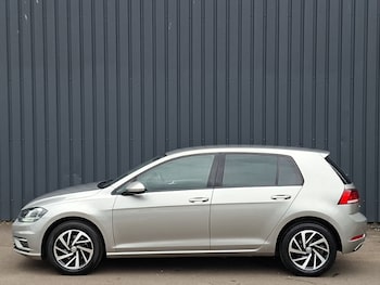 Used Volkswagen Golf 2019 for sale - 79597852: Photo