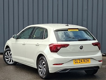 Used Volkswagen Polo 2024 for sale - 79343330: Photo