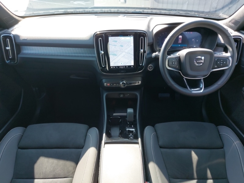Used Volvo XC40 2024 for sale - 76741623: Photo 2