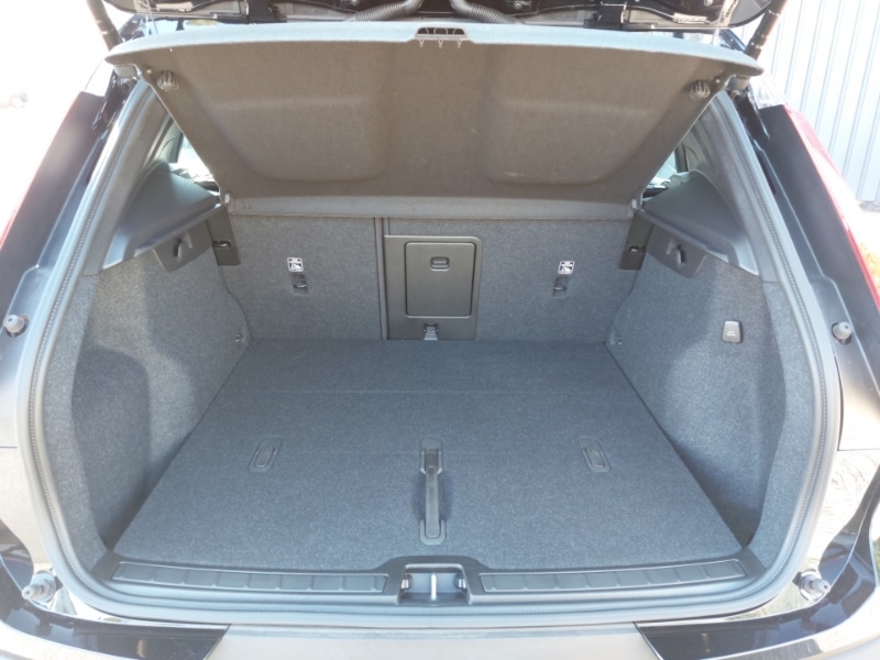 Used Volvo XC40 2024 for sale - 76741623: Photo 8