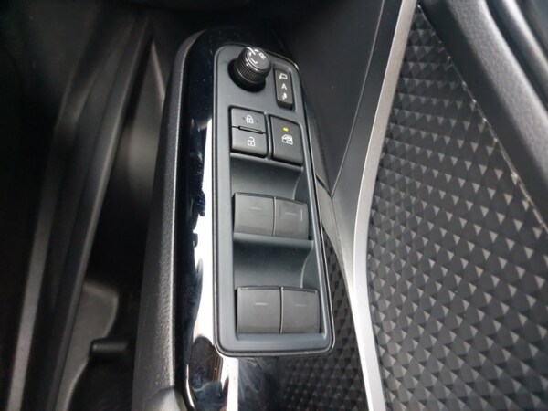 Used Toyota C-HR 2022 for sale - 76221220: Photo 19