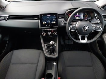 Used Renault Clio 2023 for sale - 77424331: Photo