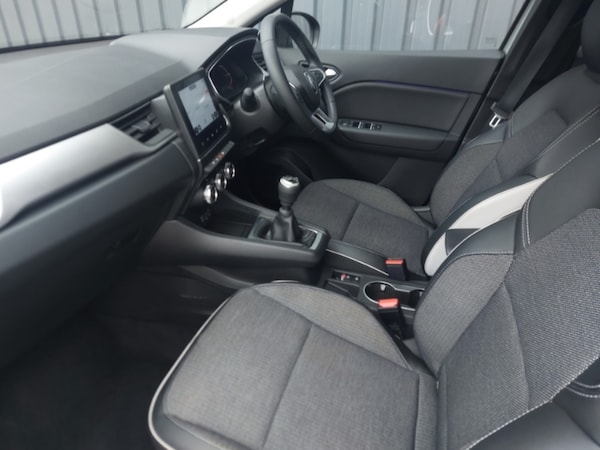 Used Renault Captur 2022 for sale - 75652472: Photo 5