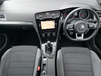 Used Volkswagen Golf 2019 for sale - 76450799: Photo