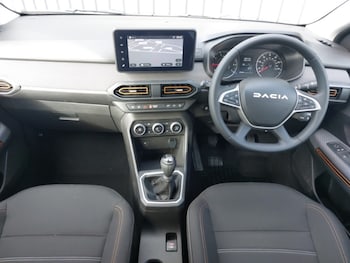 Used Dacia Sandero Stepway 2023 for sale - 78230303: Photo