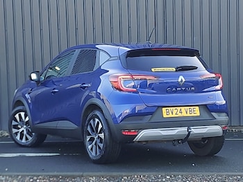 Used Renault Captur 2024 for sale - 76924940: Photo