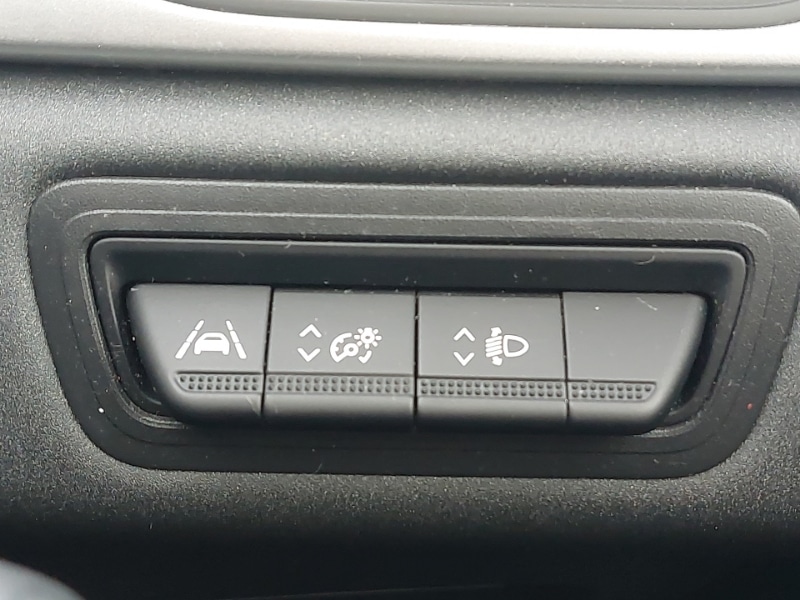 Used Renault Captur 2023 for sale - 77837885: Photo 17