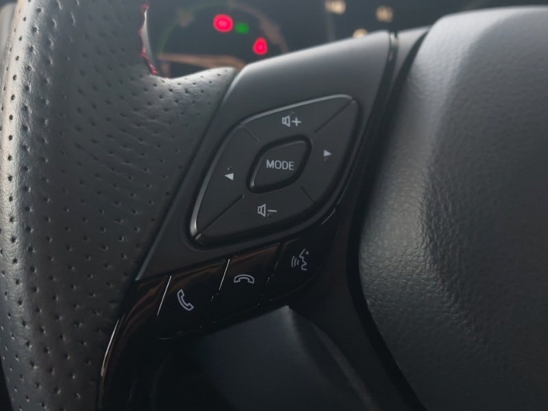 Used Toyota C-HR 2023 for sale - 76695678: Photo 17