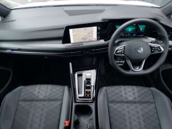 Used Volkswagen Golf 2024 for sale - 75107978: Photo