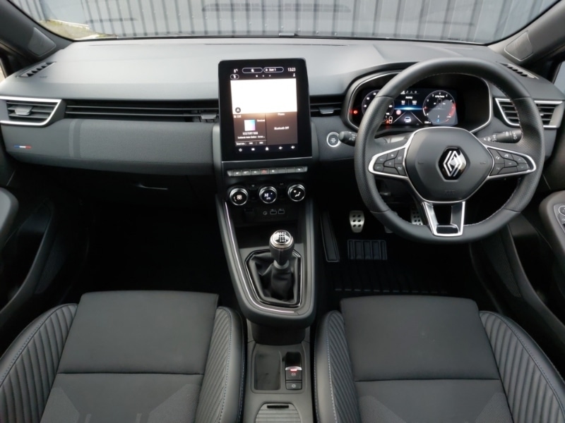 Used Renault Clio 2024 for sale - 76737228: Photo 2