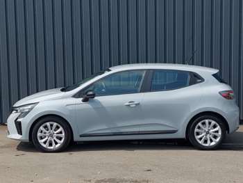 Used Renault Clio 2024 for sale - 74848185: Photo
