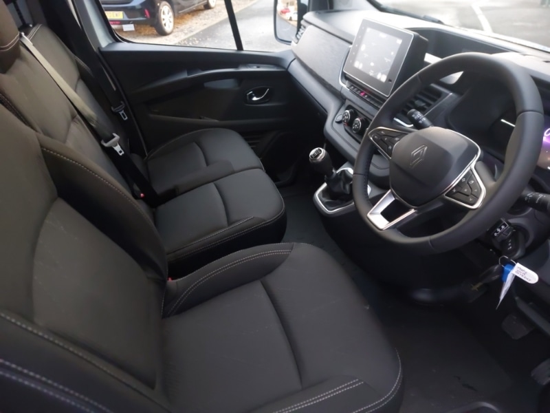 Used Renault Trafic 2025 for sale - 76498232: Photo 2