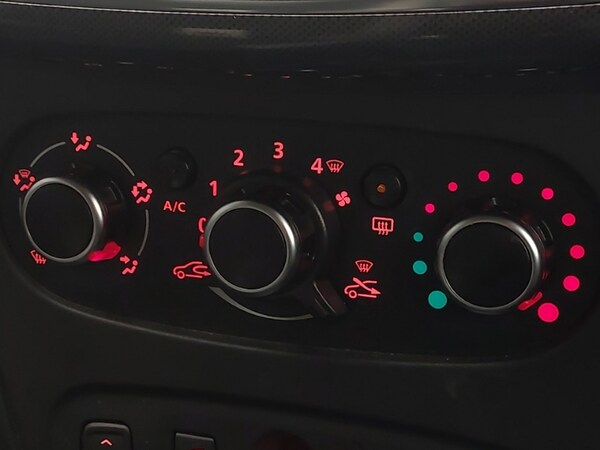 Used Dacia Sandero Stepway 2019 for sale - 76321389: Photo 15