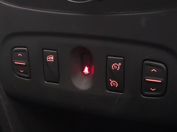 Used Dacia Sandero Stepway 2019 for sale - 76321389: Photo 16
